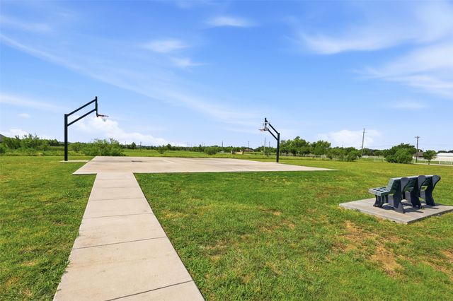 5003 Spruce Street, Krum, TX 76249