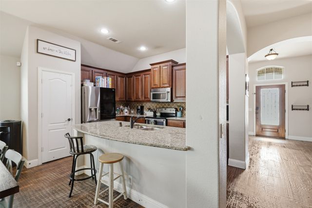 5003 Spruce Street, Krum, TX 76249