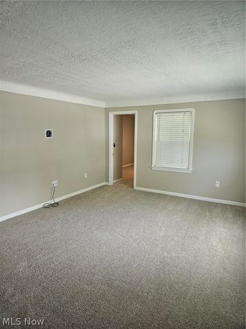 14 Thames Avenue, Bedford, OH 44146