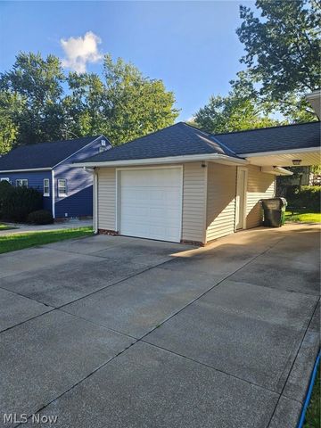 14 Thames Avenue, Bedford, OH 44146