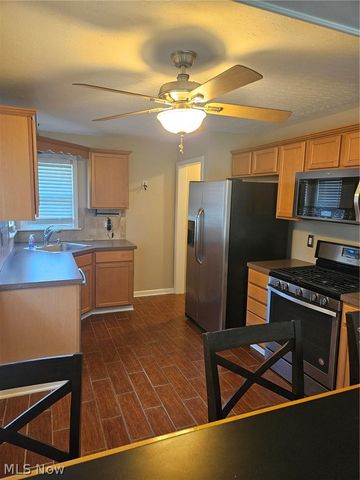 14 Thames Avenue, Bedford, OH 44146