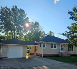 14 Thames Avenue, Bedford, OH 44146
