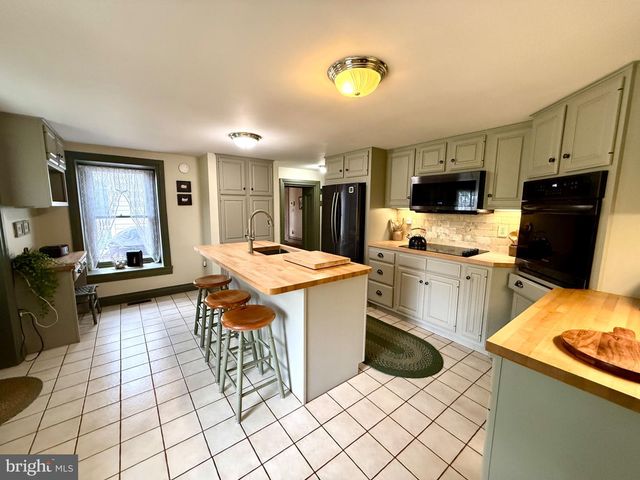 430 S MAIN ST, Quakertown, PA 18951