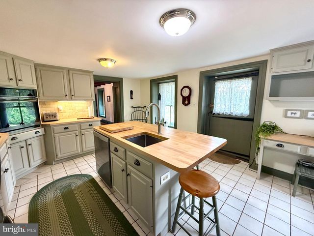 430 S MAIN ST, Quakertown, PA 18951