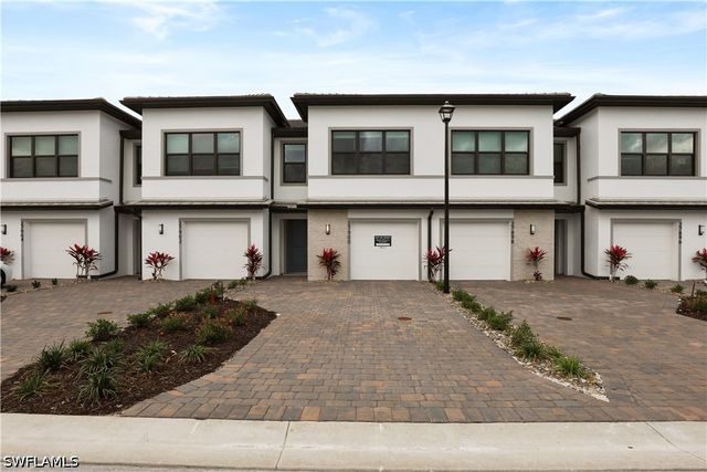 27876 Radiant CT, Bonita Springs, FL 34135