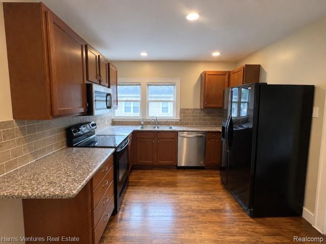 21344 Seminole Street, Southfield, MI 48033