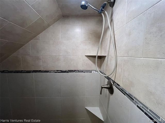21344 Seminole Street, Southfield, MI 48033
