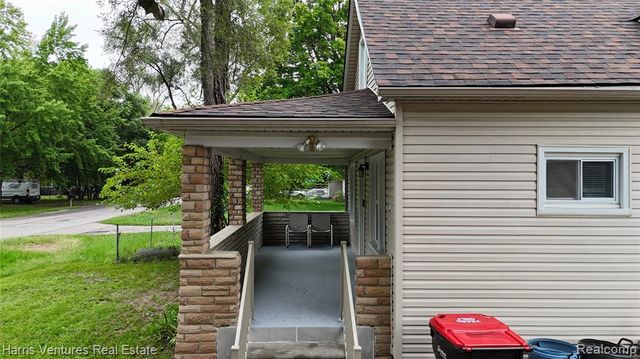 21344 Seminole Street, Southfield, MI 48033