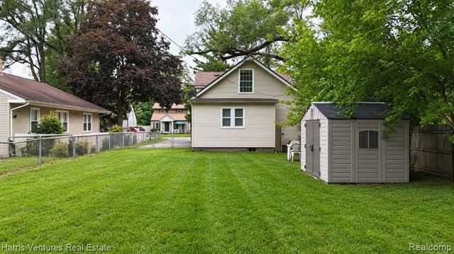 21344 Seminole Street, Southfield, MI 48033