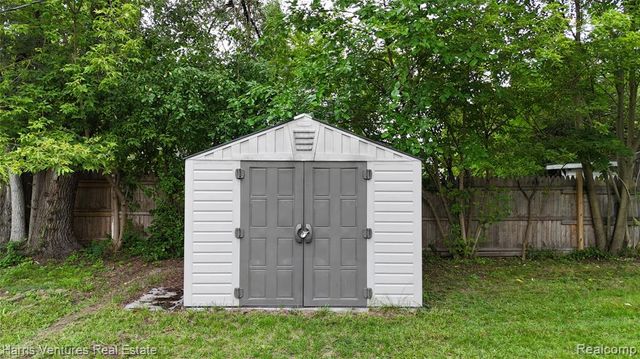 21344 Seminole Street, Southfield, MI 48033