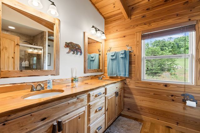 325 Emelia Drive, Morganton, GA 30560