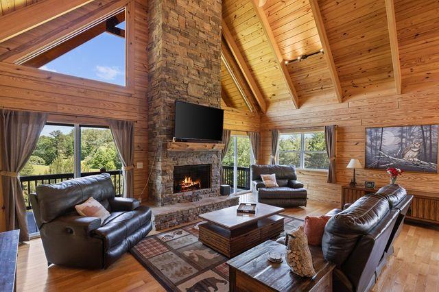 325 Emelia Drive, Morganton, GA 30560