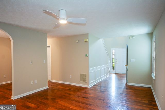 1045 Winthrope Chase Drive, Alpharetta, GA 30009