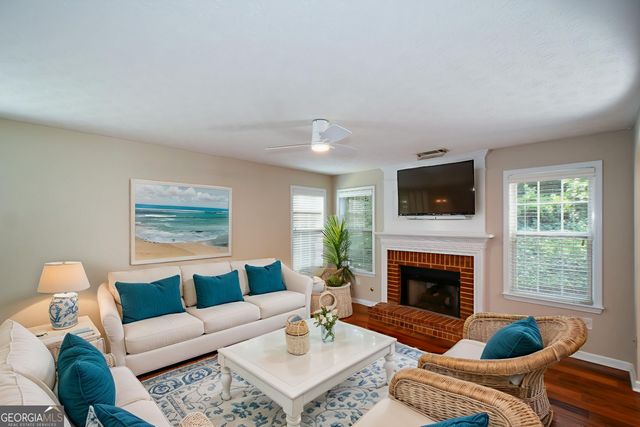 1045 Winthrope Chase Drive, Alpharetta, GA 30009