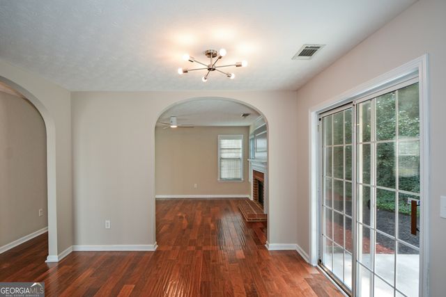 1045 Winthrope Chase Drive, Alpharetta, GA 30009