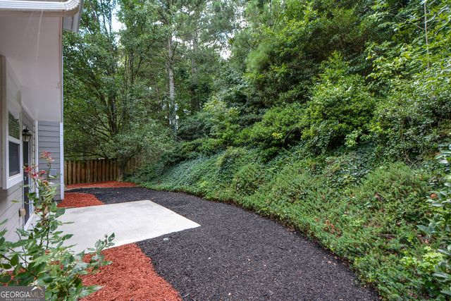 1045 Winthrope Chase Drive, Alpharetta, GA 30009