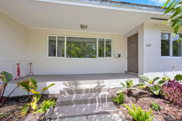 6610 Santona St, Coral Gables, FL 33146