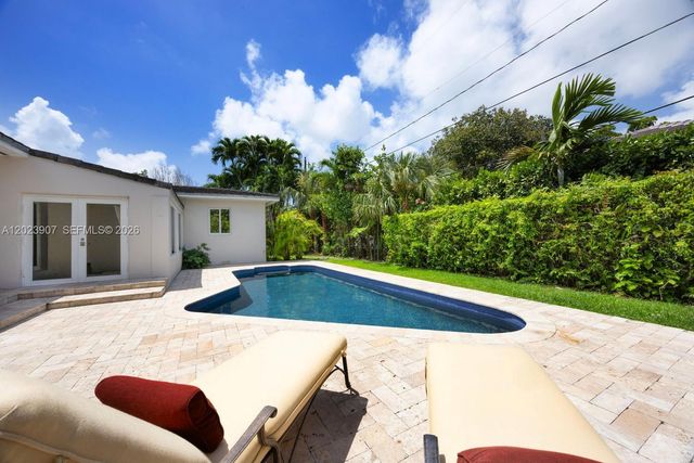 6610 Santona St, Coral Gables, FL 33146