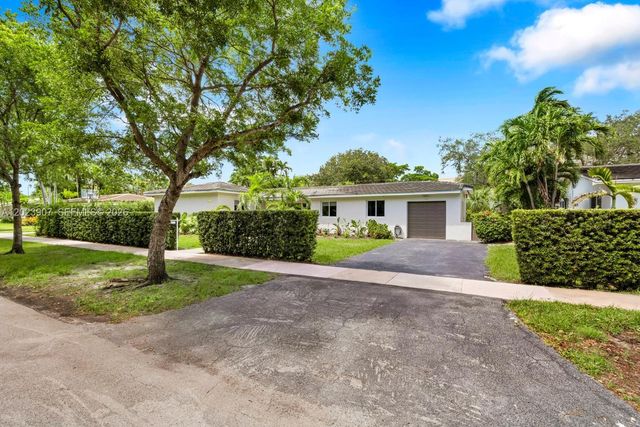 6610 Santona St, Coral Gables, FL 33146