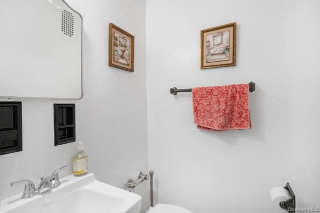 33-44 Junction Blvd 5V, Jackson Heights, NY 11372