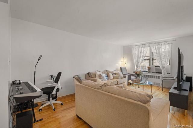 33-44 Junction Blvd 5V, Jackson Heights, NY 11372