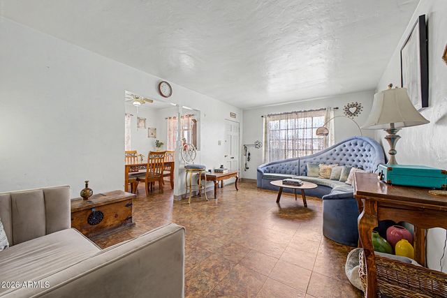 1823 W CAMPBELL Avenue, Phoenix, AZ 85015