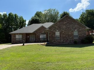 474 Channel Circle, Russellville, AR 72802