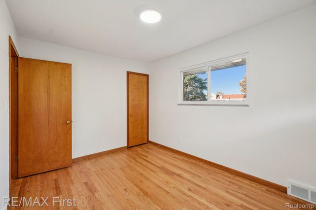 22400 Kelly Road, Eastpointe, MI 48021