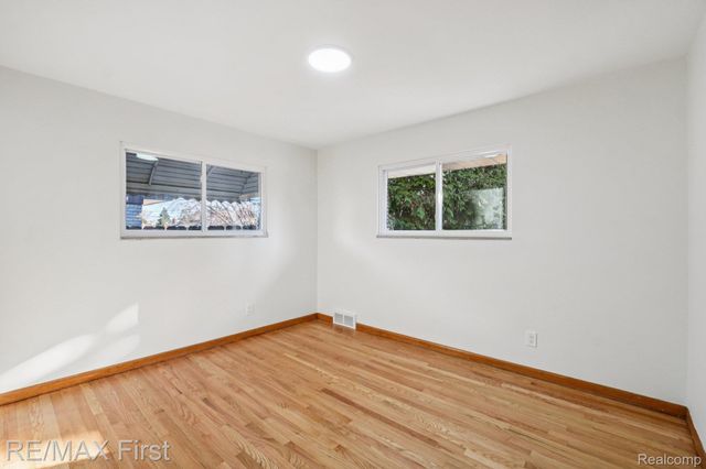 22400 Kelly Road, Eastpointe, MI 48021