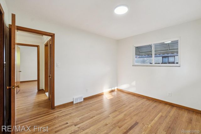 22400 Kelly Road, Eastpointe, MI 48021