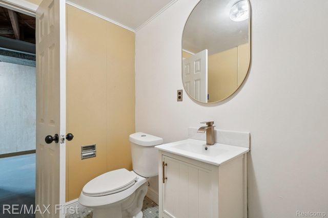 22400 Kelly Road, Eastpointe, MI 48021