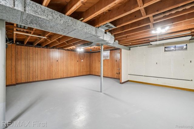 22400 Kelly Road, Eastpointe, MI 48021