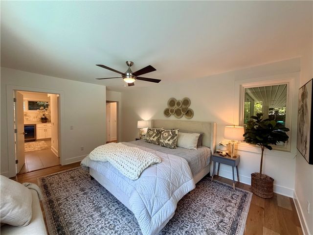 1143 W Lakeridge Drive, Fayetteville, AR 72703