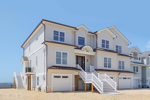 39 Bay Shore Drive, Toms River, NJ 08753