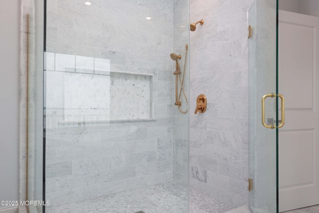 39 Bay Shore Drive, Toms River, NJ 08753