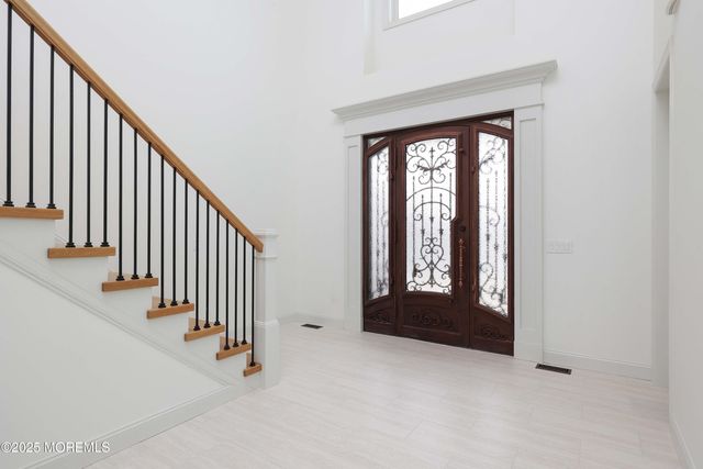 39 Bay Shore Drive, Toms River, NJ 08753