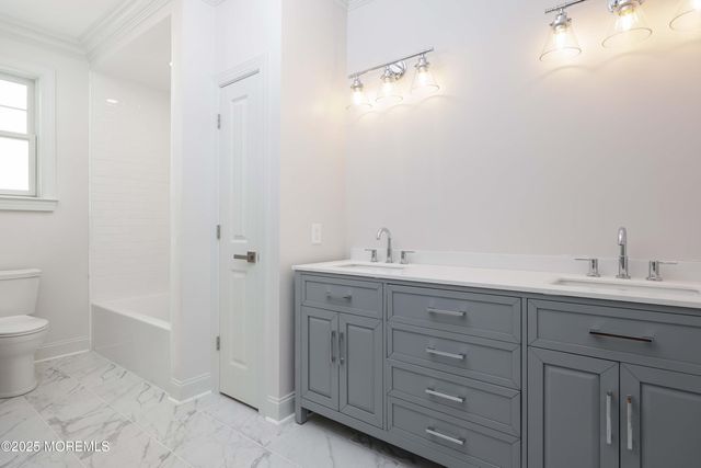 39 Bay Shore Drive, Toms River, NJ 08753