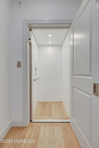 39 Bay Shore Drive, Toms River, NJ 08753