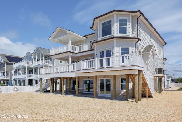 39 Bay Shore Drive, Toms River, NJ 08753