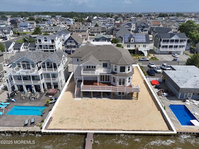 39 Bay Shore Drive, Toms River, NJ 08753