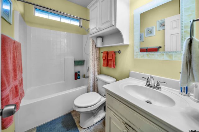 16980 Mary Martin Dr, Flint, TX 75762