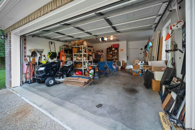 16980 Mary Martin Dr, Flint, TX 75762