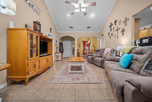 16980 Mary Martin Dr, Flint, TX 75762