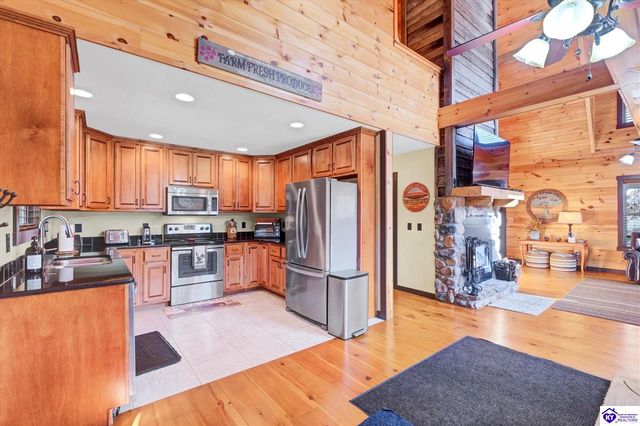 184 Furnace Branch Road, Bee Spring, KY 42207