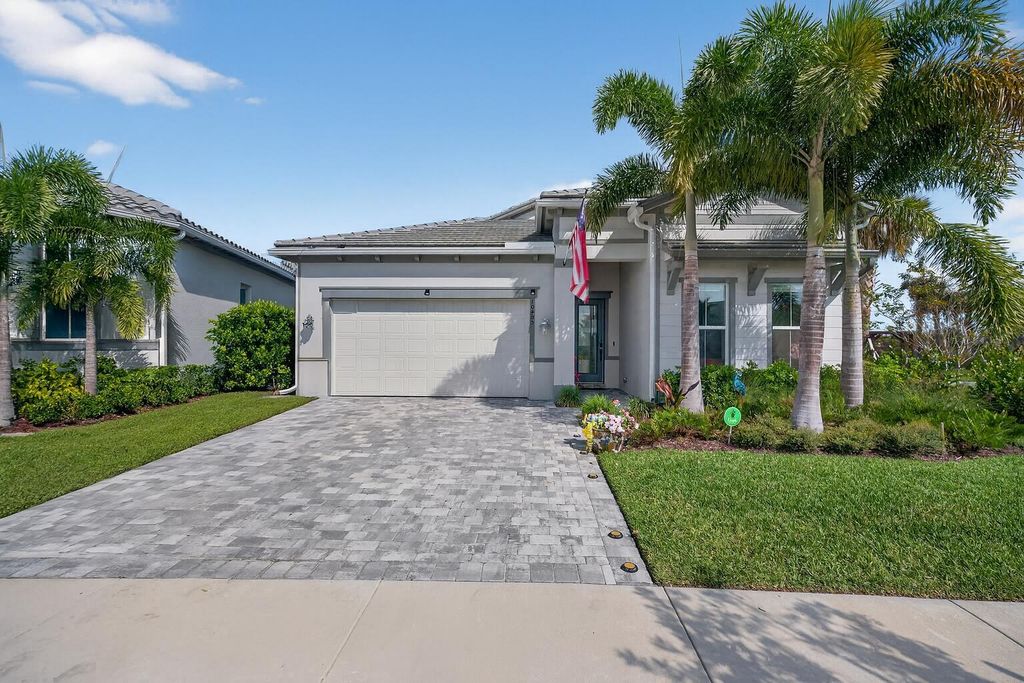 10405 Northbrook Circle, Palm Beach Gardens, FL 33412