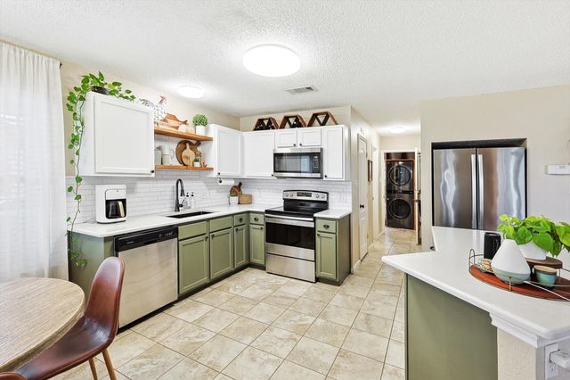1016 Ridgetop Drive, Justin, TX 76247