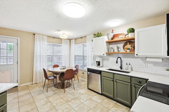 1016 Ridgetop Drive, Justin, TX 76247