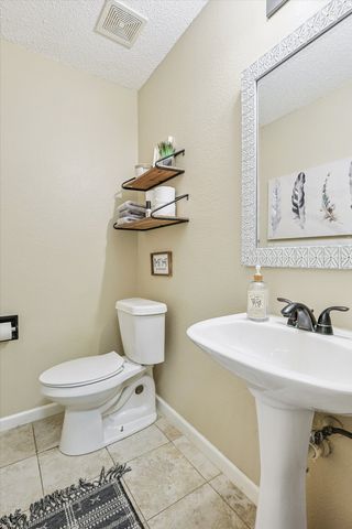 1016 Ridgetop Drive, Justin, TX 76247