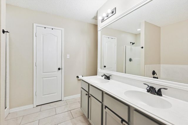 1016 Ridgetop Drive, Justin, TX 76247
