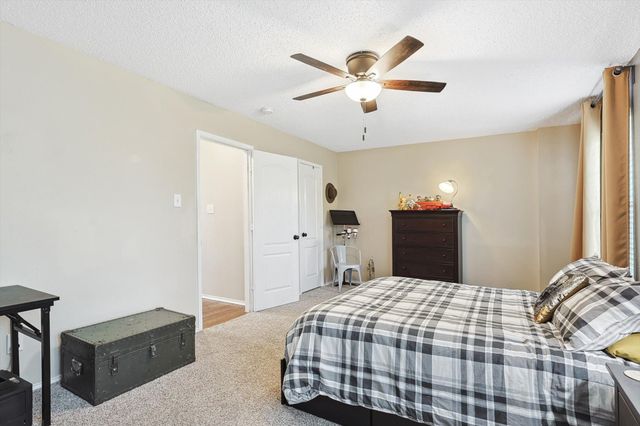 1016 Ridgetop Drive, Justin, TX 76247